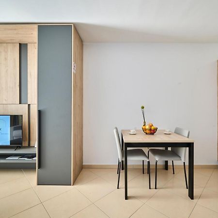Supreme Studio Apartment Bijoux Umag Bagian luar foto