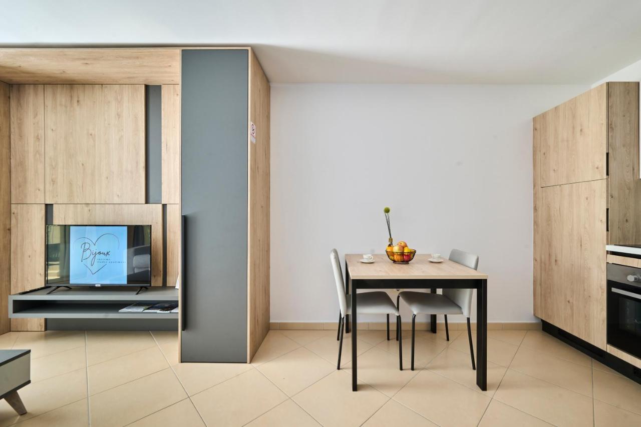 Supreme Studio Apartment Bijoux Umag Bagian luar foto